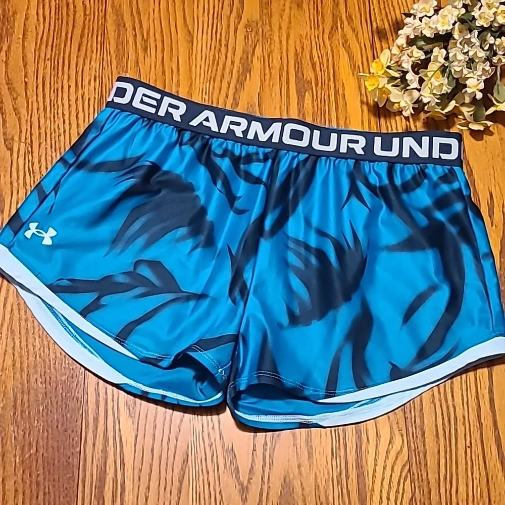 Under Armour Athletic Shorts  - Girls XL